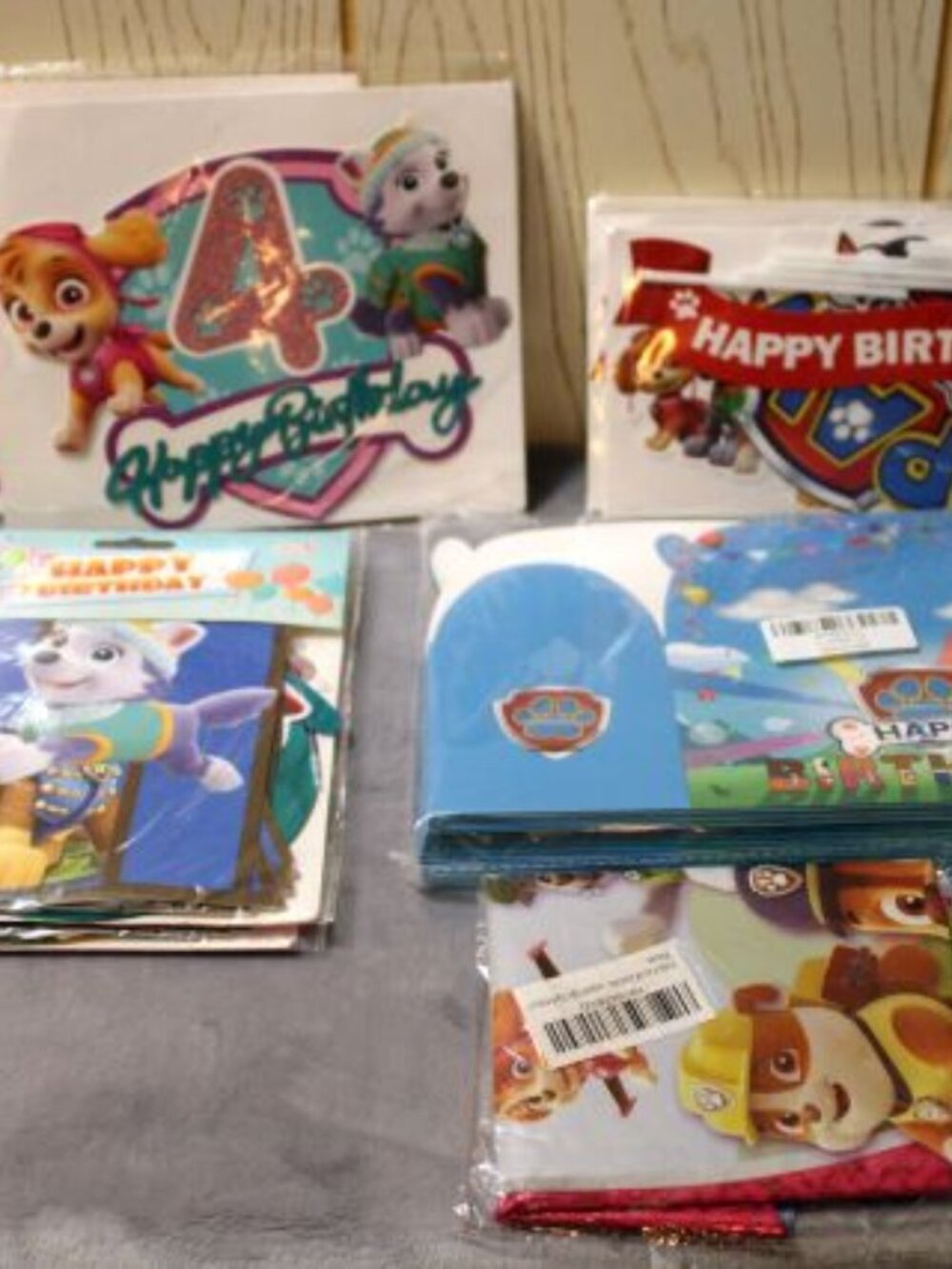 Paw Patrol Lot of 10 Party Decorations/Supplies - New in Packaging
